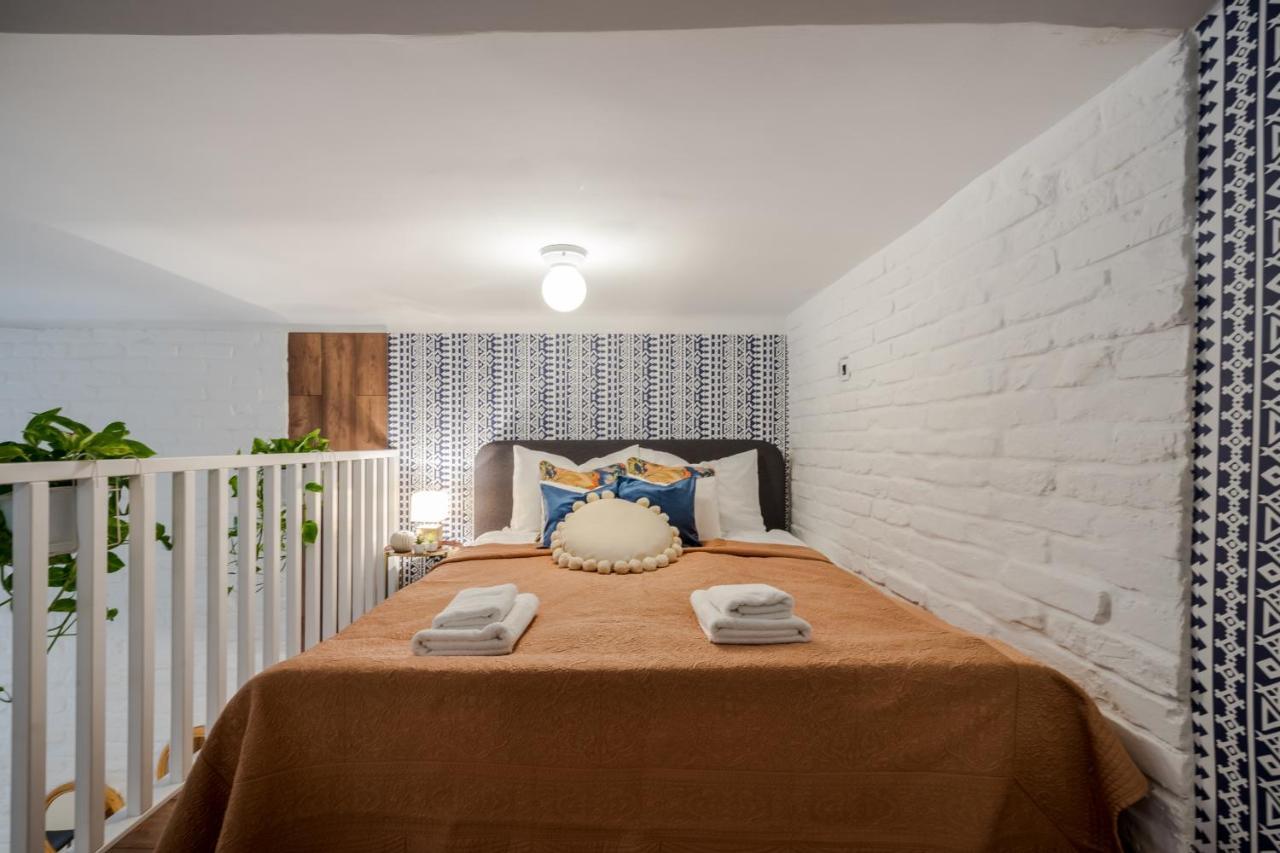 Colorful Designer Home In The Heart Of Budapest Exteriör bild