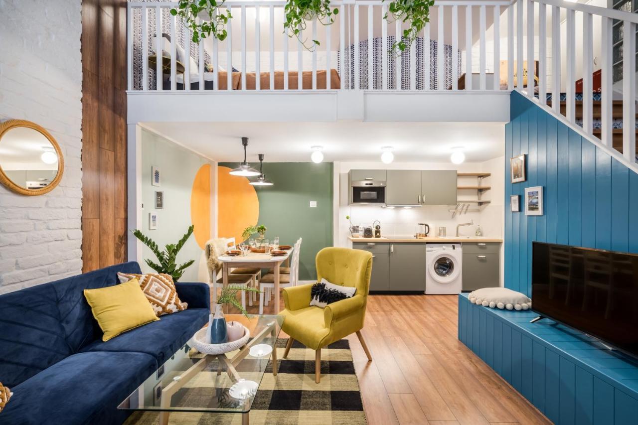Colorful Designer Home In The Heart Of Budapest Exteriör bild